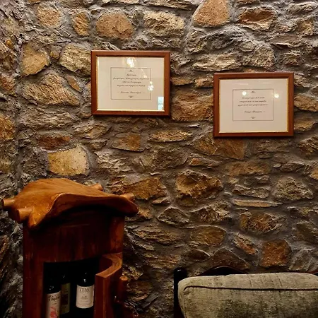 בית הארחה Agonari